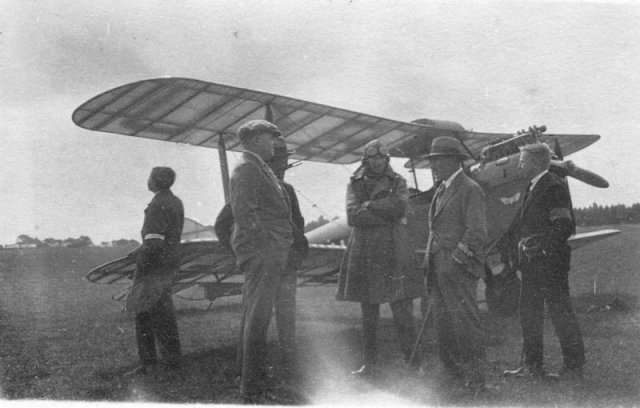 g-ebku dh moth bernard leete 0016-0053